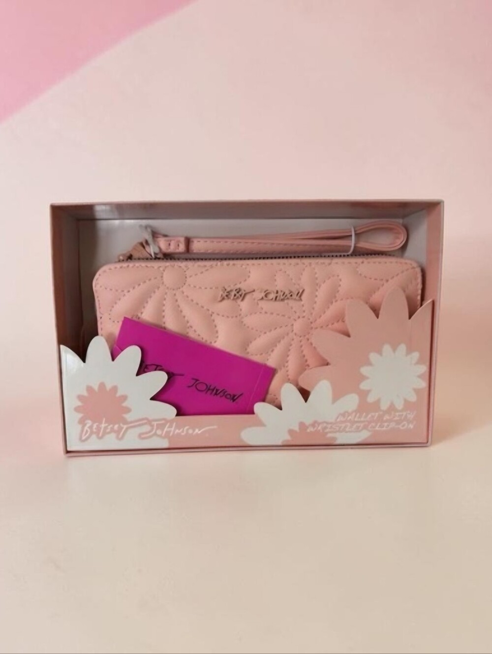 Betsey Johnson Quilted Daisy Wristlet Wallet In Light Blue Or Light Pink, NWT - Picture 4 of 7